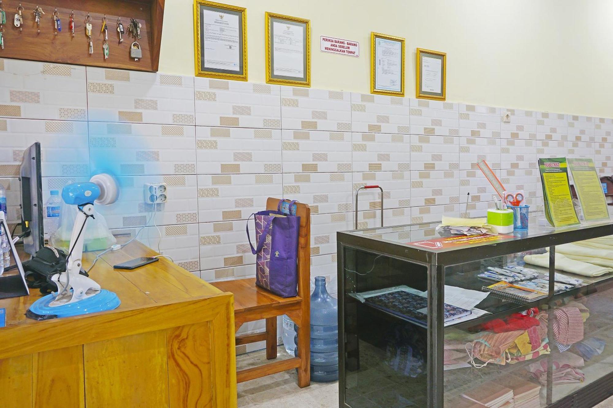 Putih Mulia Homestay Syariah Lumajang エクステリア 写真