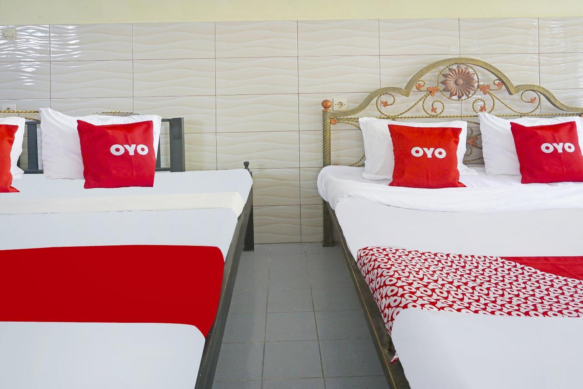 Putih Mulia Homestay Syariah Lumajang エクステリア 写真