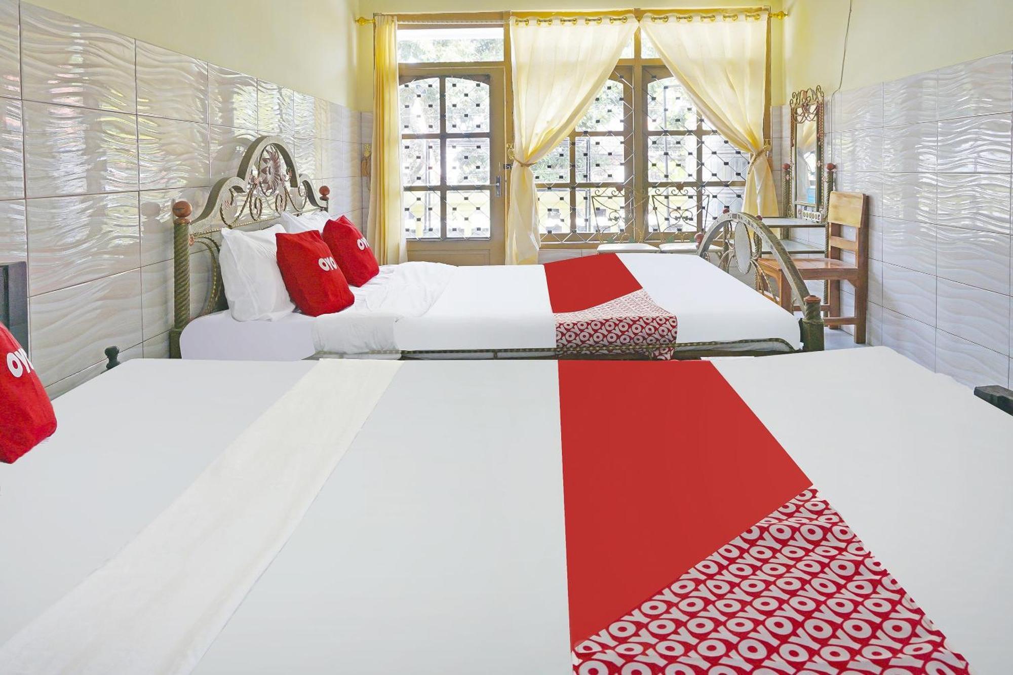 Putih Mulia Homestay Syariah Lumajang エクステリア 写真