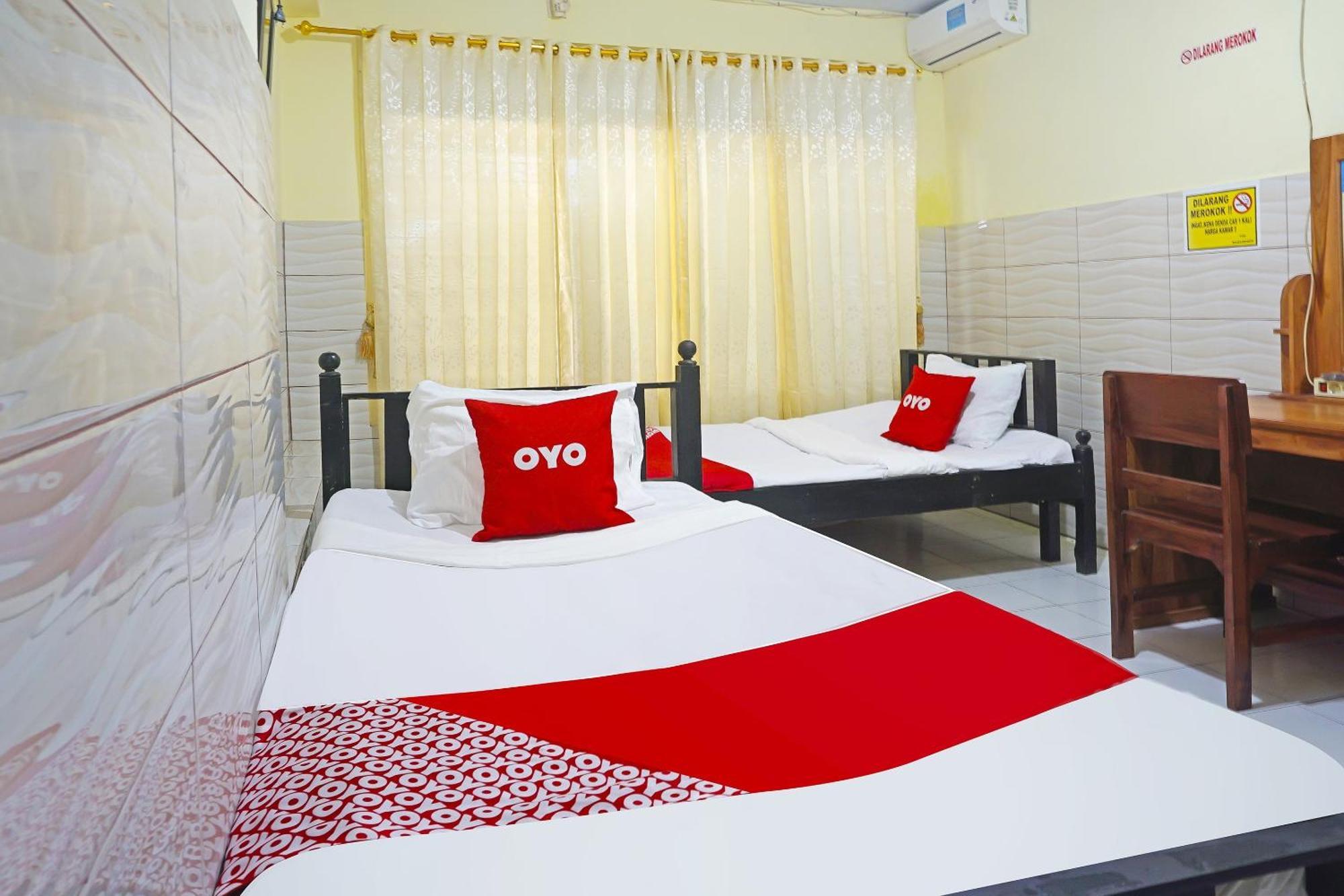 Putih Mulia Homestay Syariah Lumajang エクステリア 写真