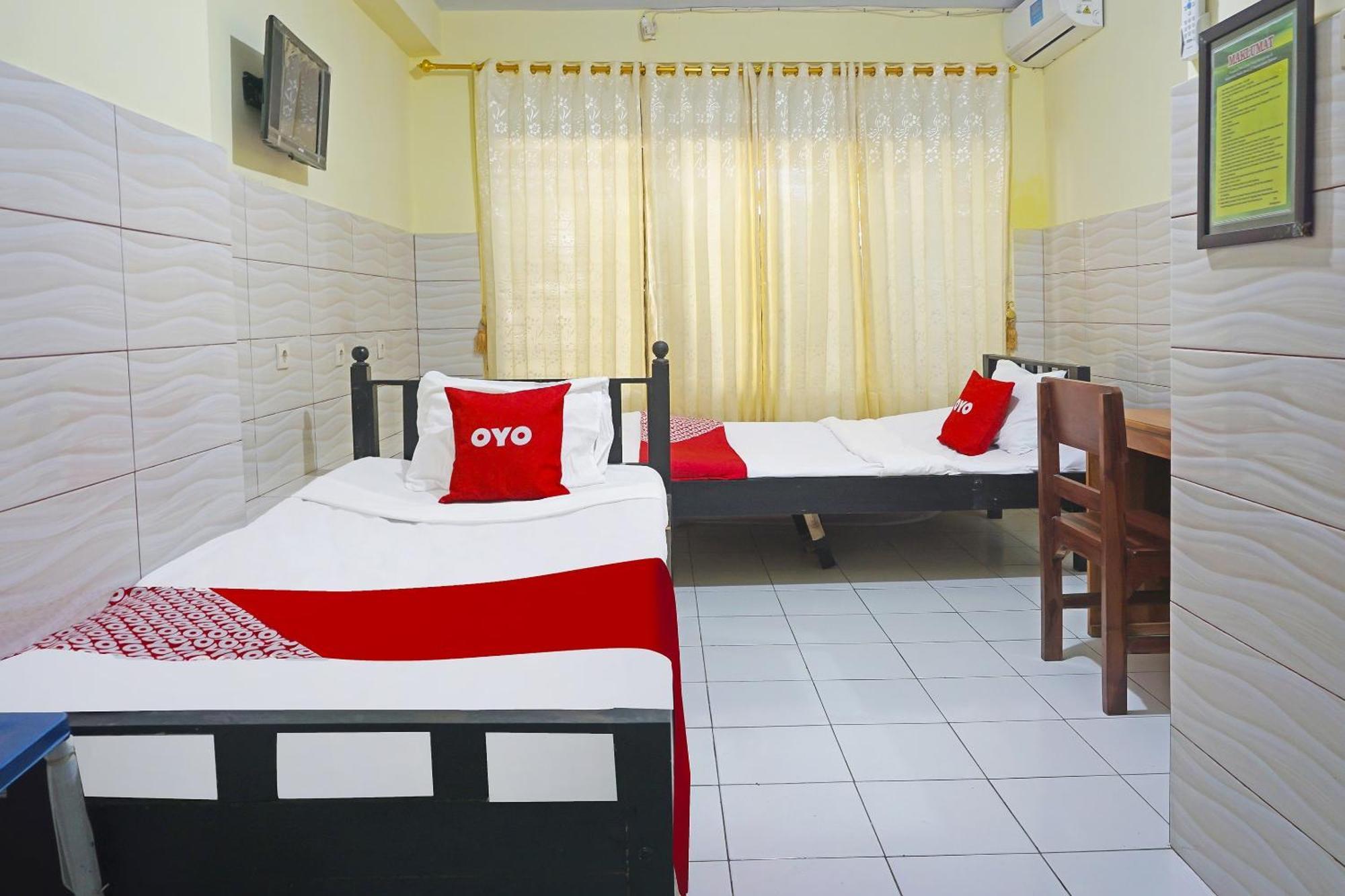 Putih Mulia Homestay Syariah Lumajang エクステリア 写真